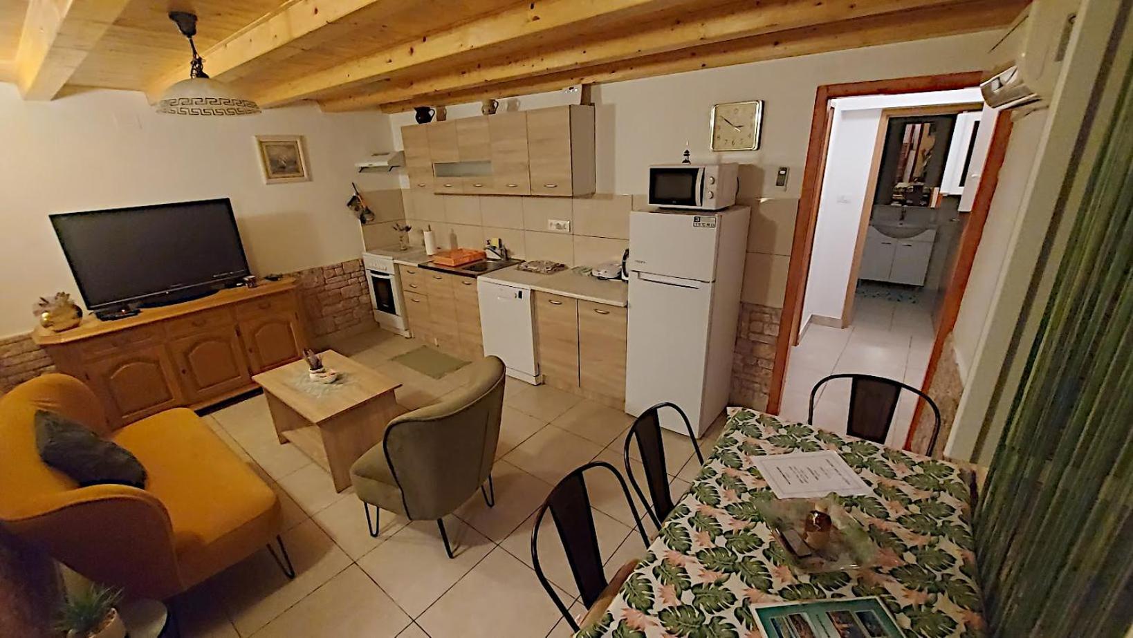 פרמנטורה Holiday House Letizia מראה חיצוני תמונה