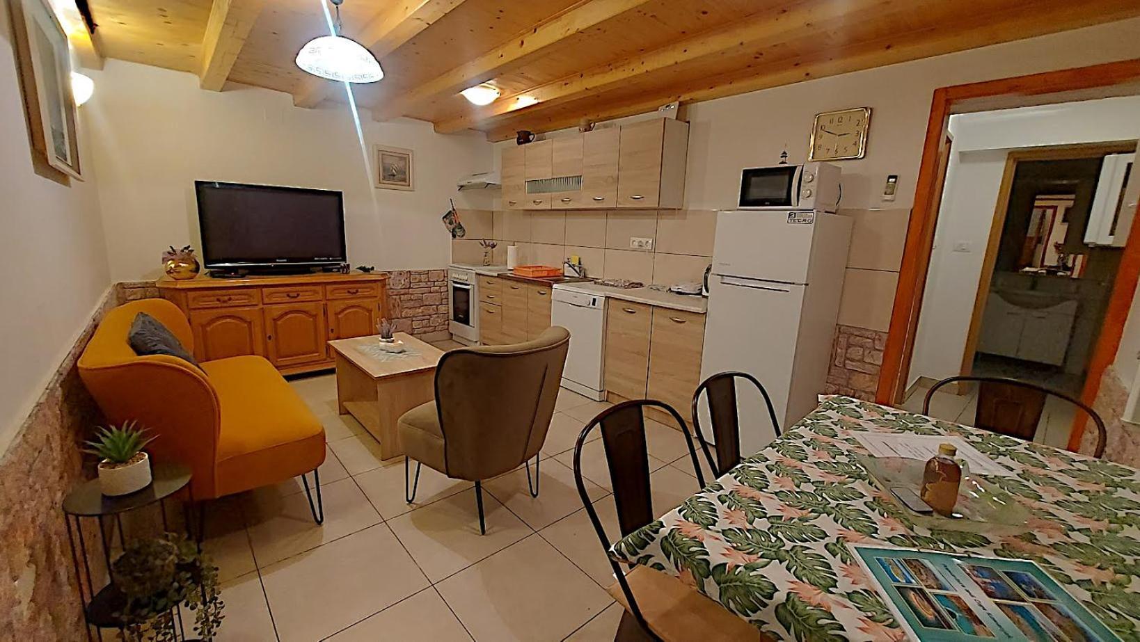 פרמנטורה Holiday House Letizia מראה חיצוני תמונה